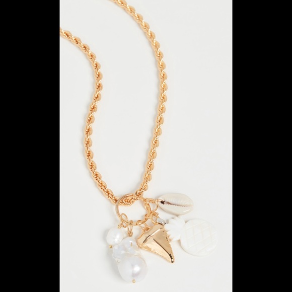 NWOT Venessa Arizaga Shell Gold Charm Necklace - Picture 1 of 4
